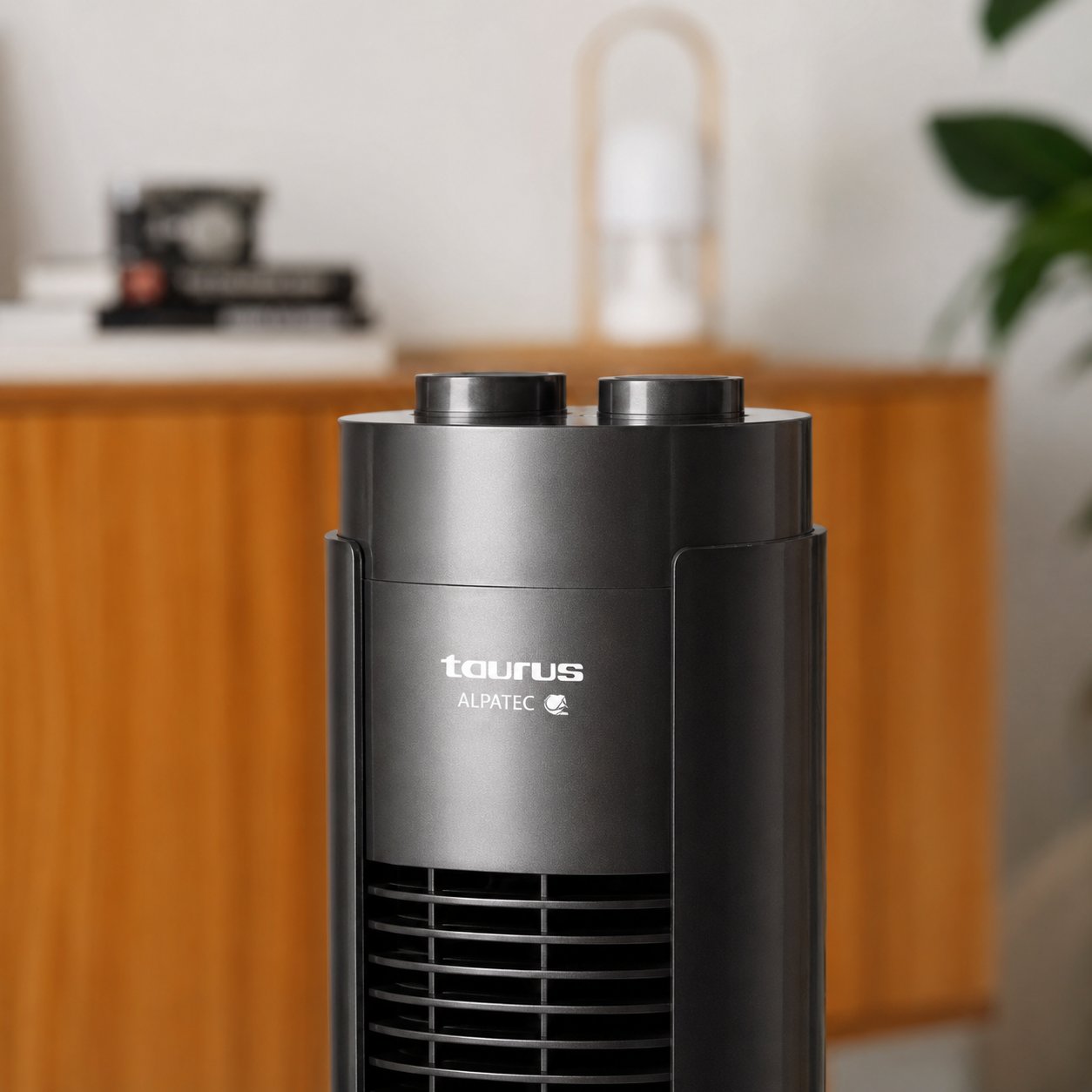 Ventilateur tour Taurus Babel sur fond blanc