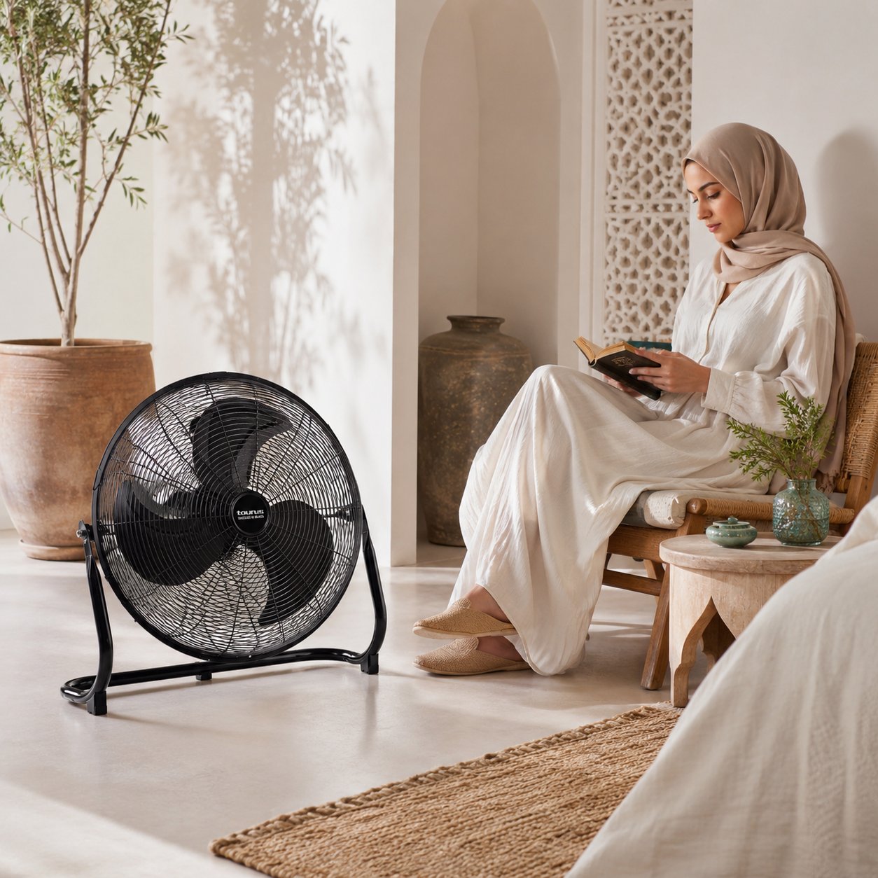 Gros plan sur les commandes du ventilateur Taurus Sirocco 18 Noir