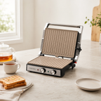 Gril Taurus Asteria Ceramic ouvert avec toasts dorés et thé sur plan de travail lumineux
